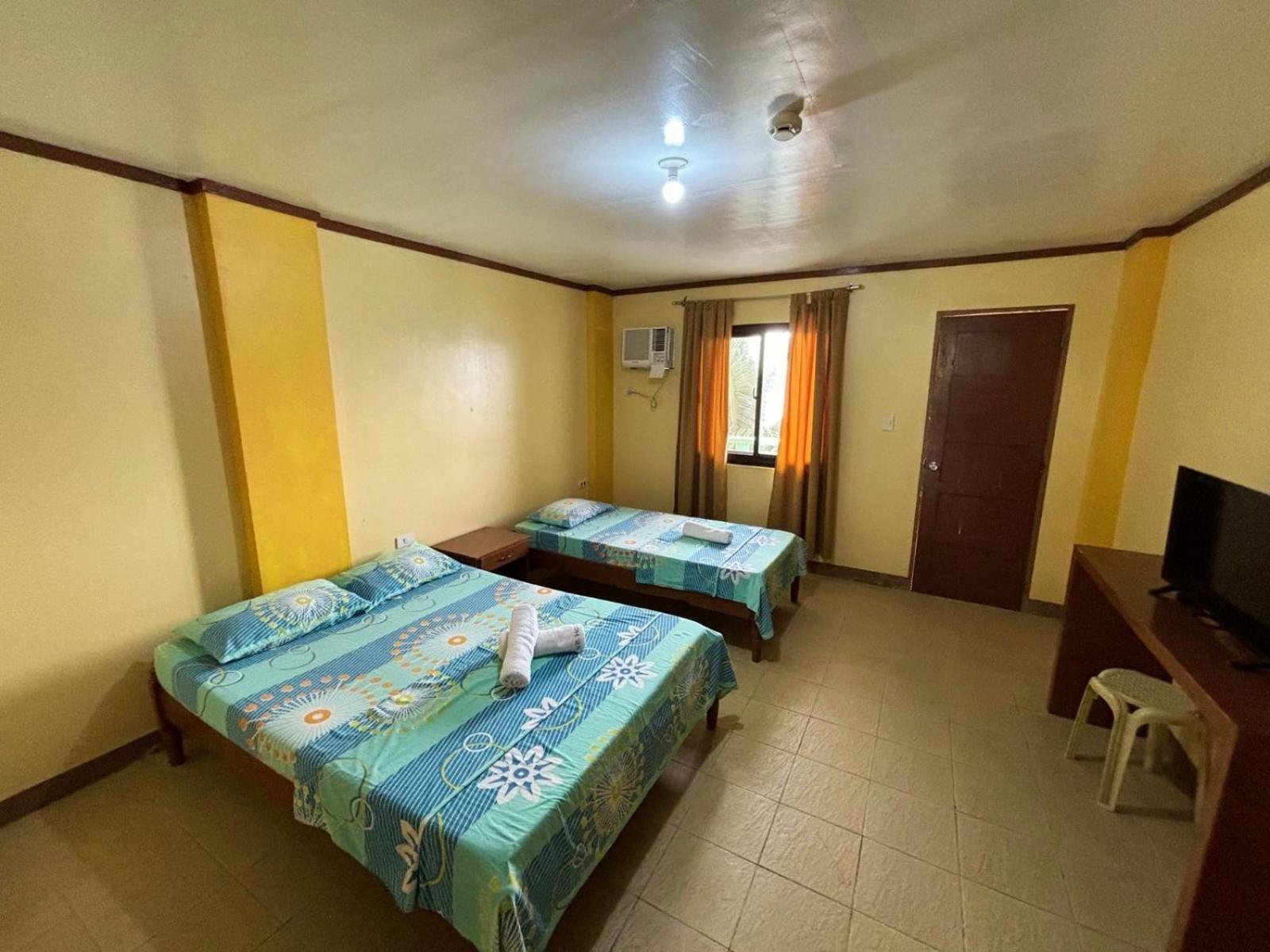 White Beach Hotel Puerto Galera Powered By Cocotel Εξωτερικό φωτογραφία