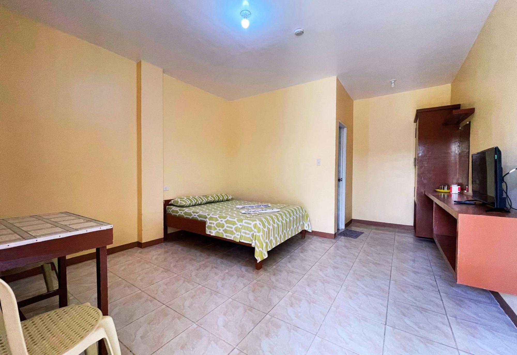 White Beach Hotel Puerto Galera Powered By Cocotel Εξωτερικό φωτογραφία