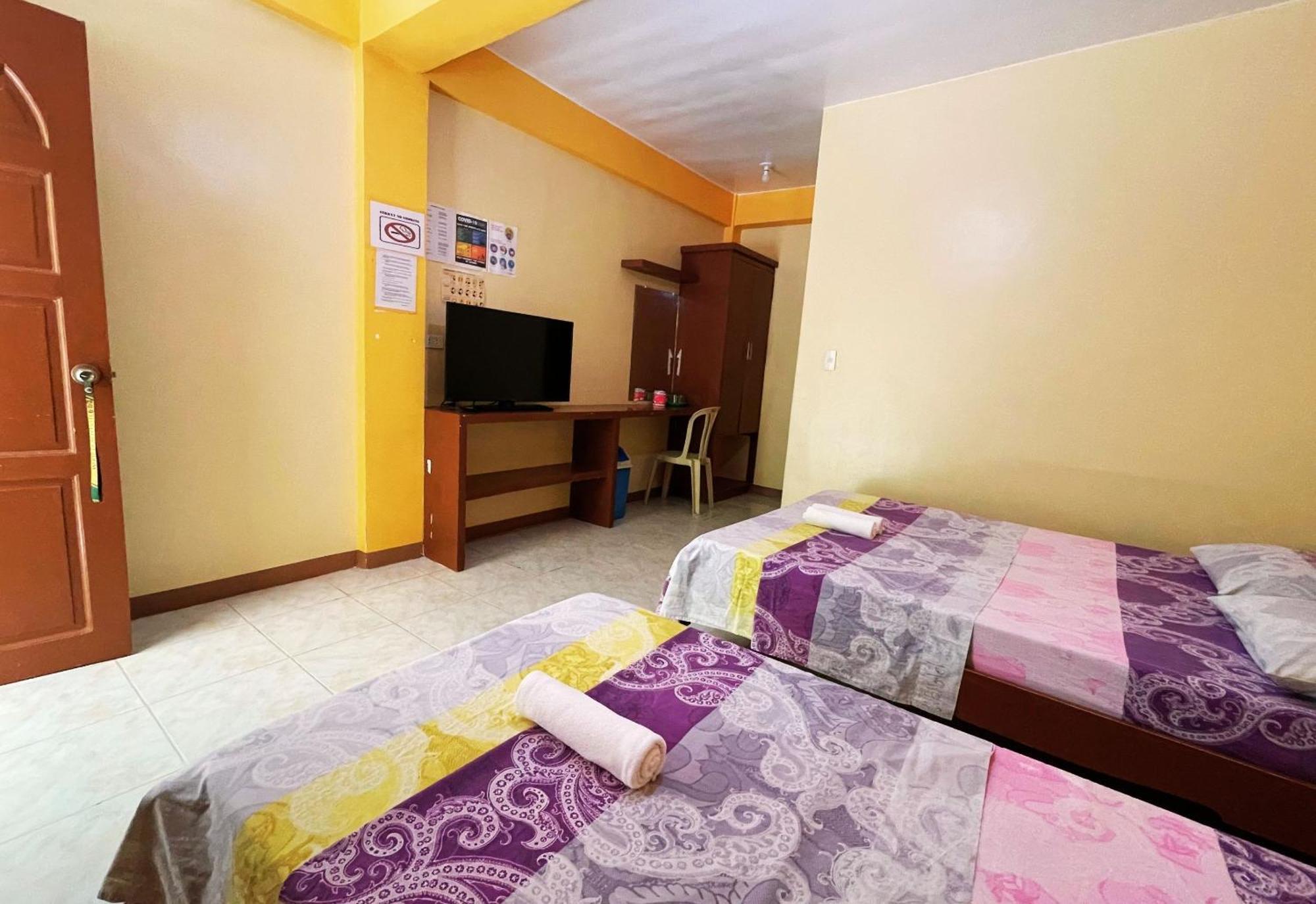 White Beach Hotel Puerto Galera Powered By Cocotel Δωμάτιο φωτογραφία