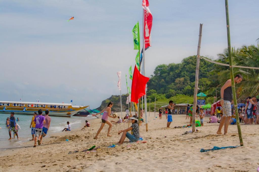 White Beach Hotel Puerto Galera Powered By Cocotel Εξωτερικό φωτογραφία